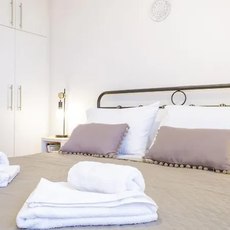 Over The Messinian Plain דירה *