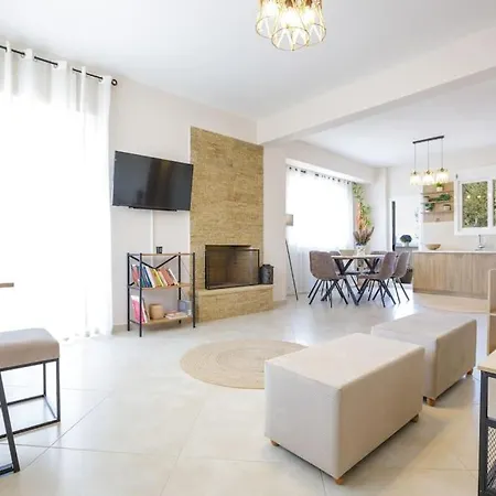 Over The Messinian Plain דירה *