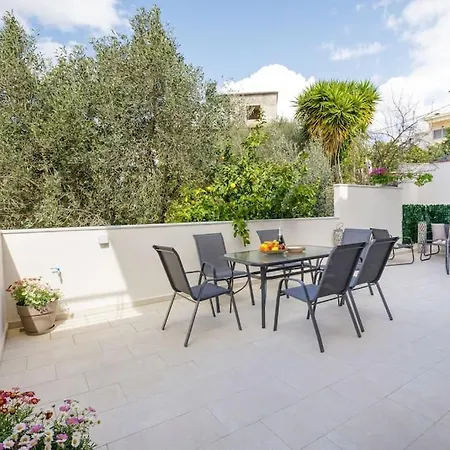 Over The Messinian Plain דירה קלמאטה